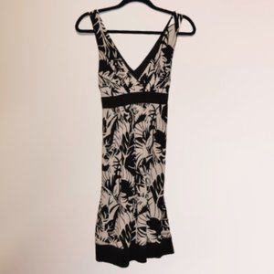 CITY TRIANGLES-FLORAL-DRESS-BLACK-WHITE-MED